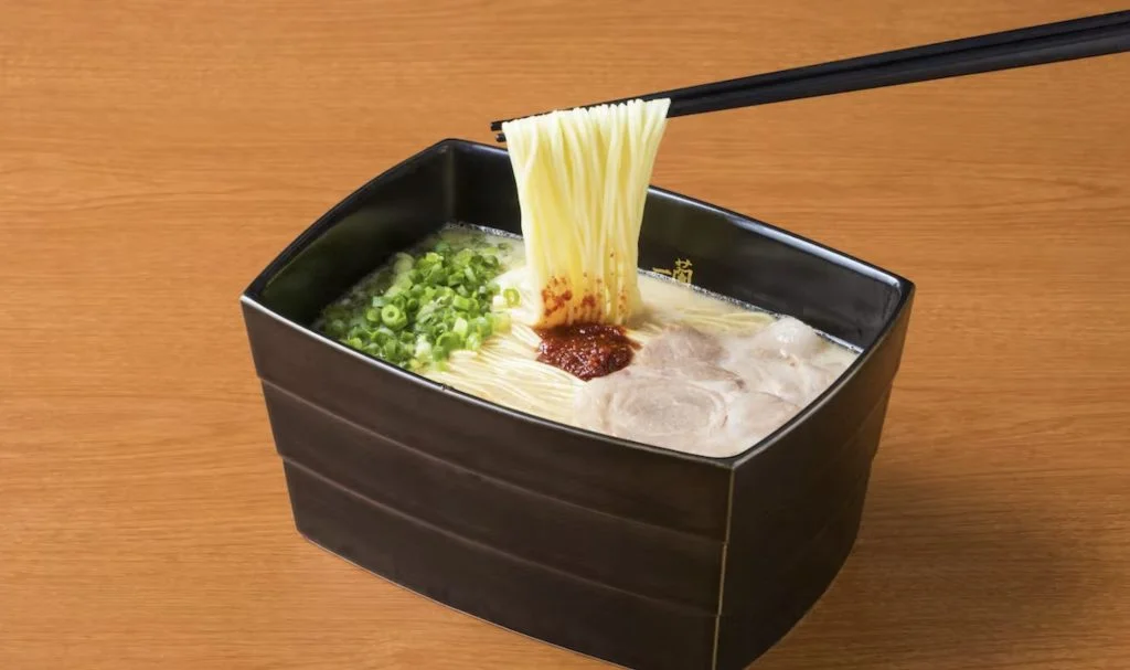 ramen sleek black bowl black chopstick