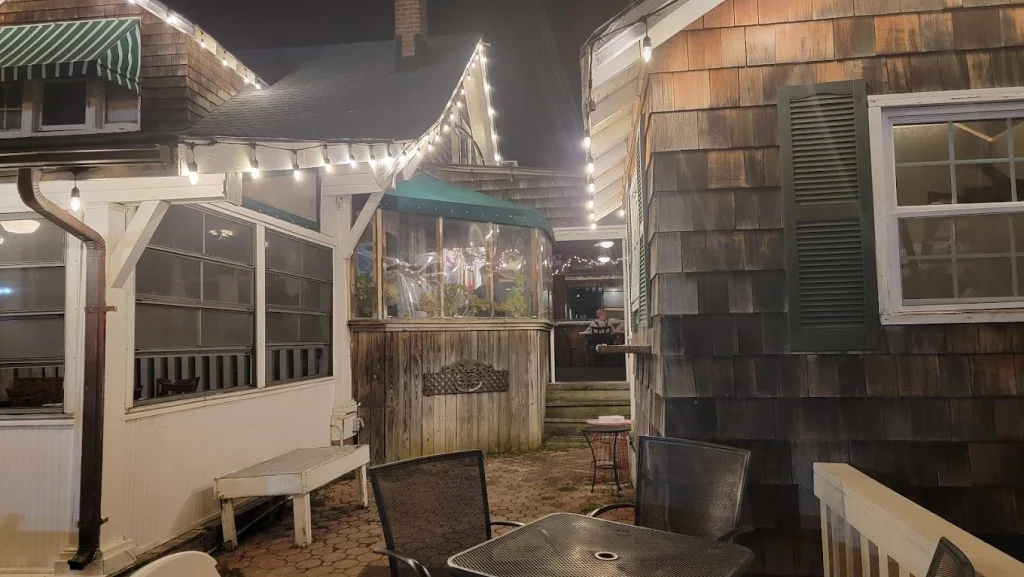 Tautog's Restaurant