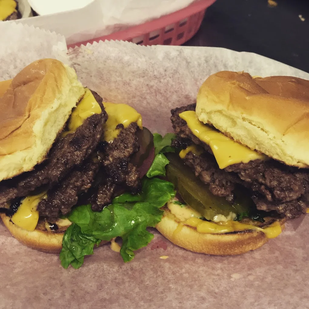 beef burger Carl's Townhouse