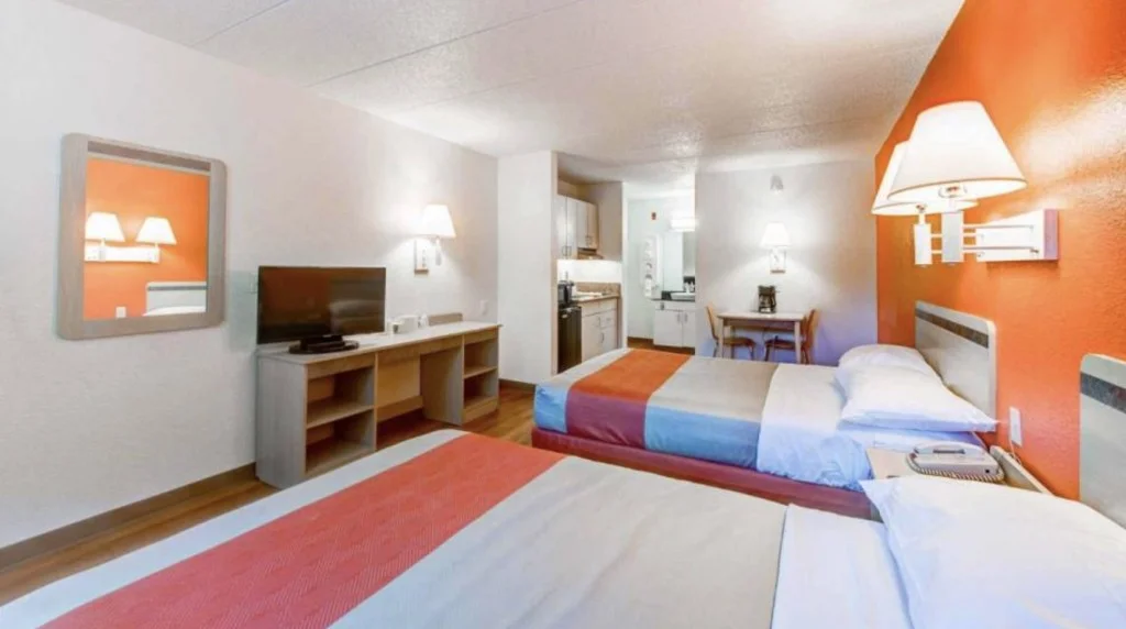 Motel 6 Norfolk room