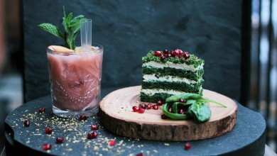 Beetroot juice with Spinach cake