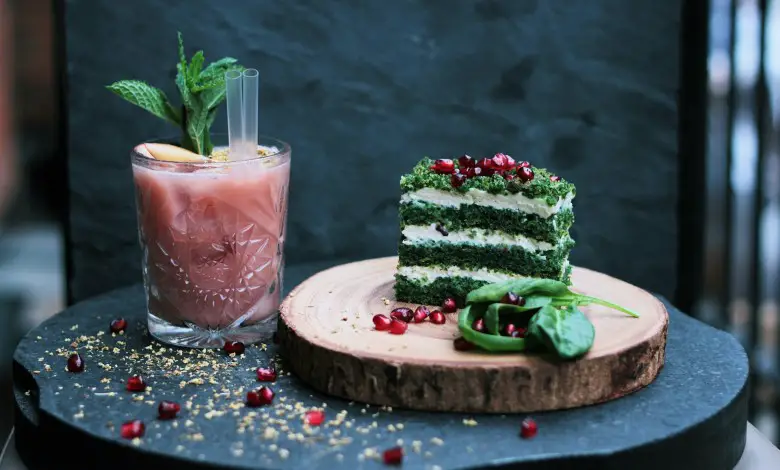 Beetroot juice with Spinach cake