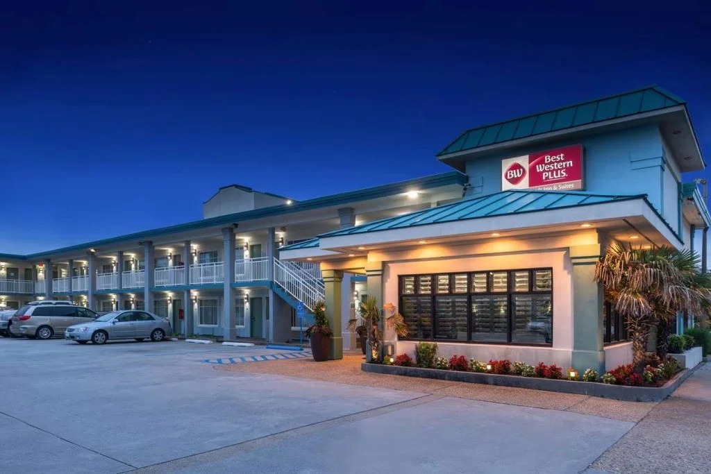 Best Western Plus Holiday Sands Inn