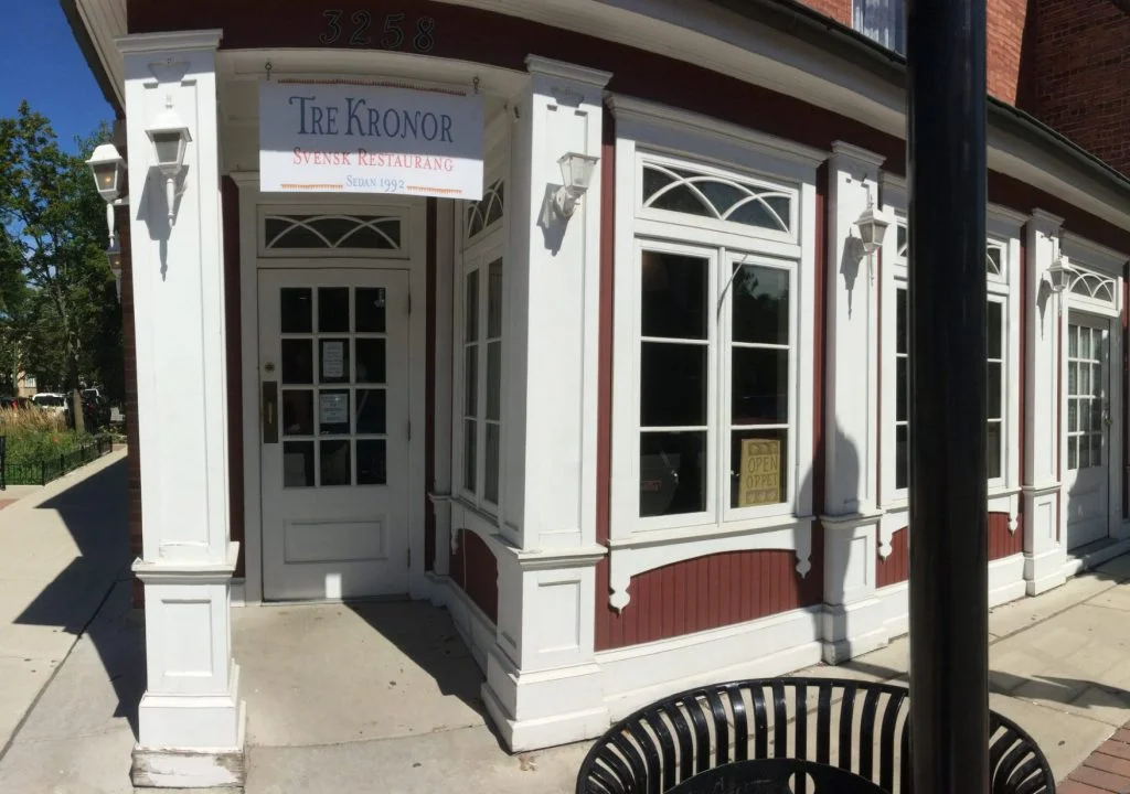 Tre Kronor, West Foster Avenue