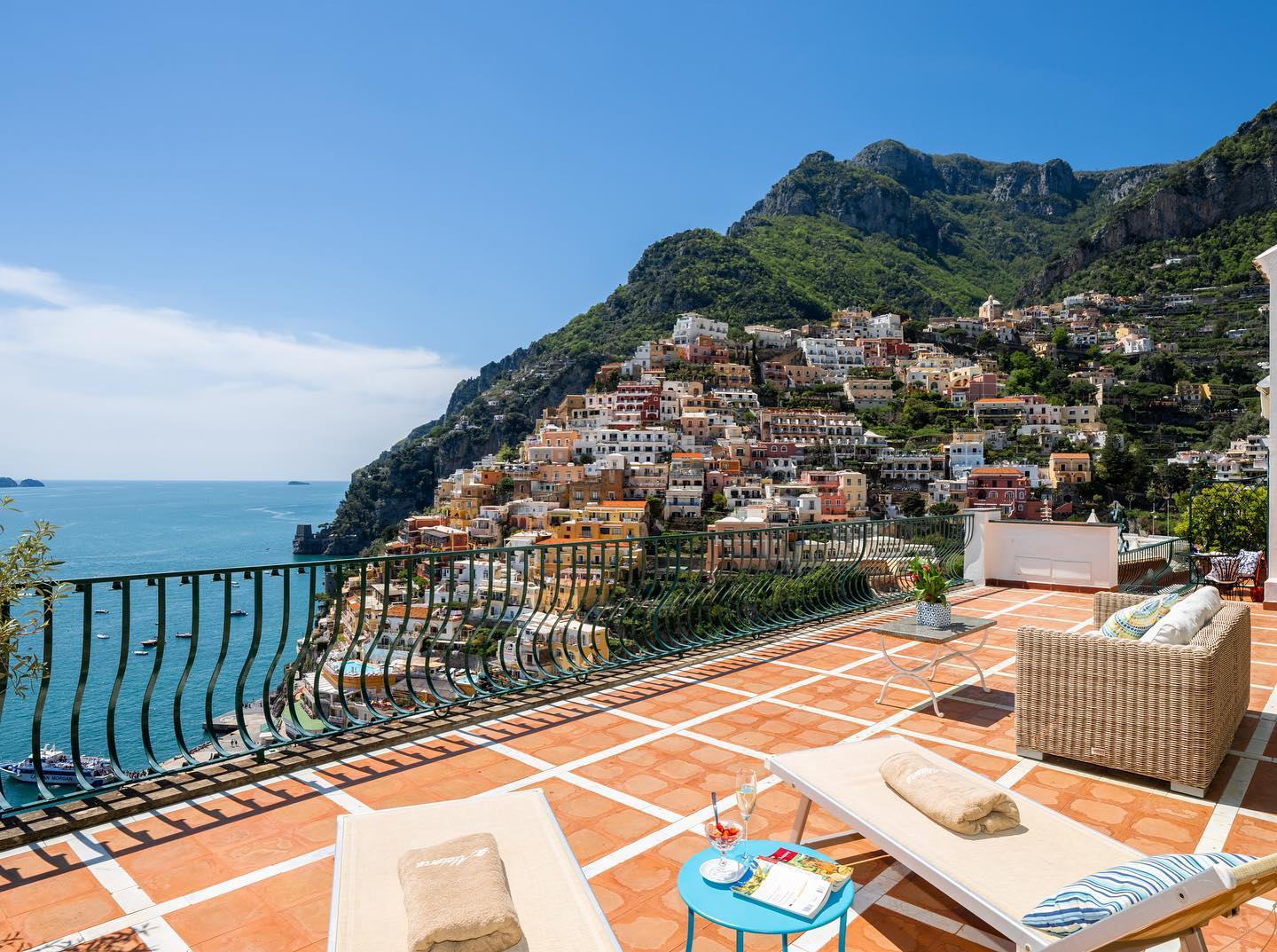 Top 10 Hotels in Positano Italy With A Scenic View - HopDes