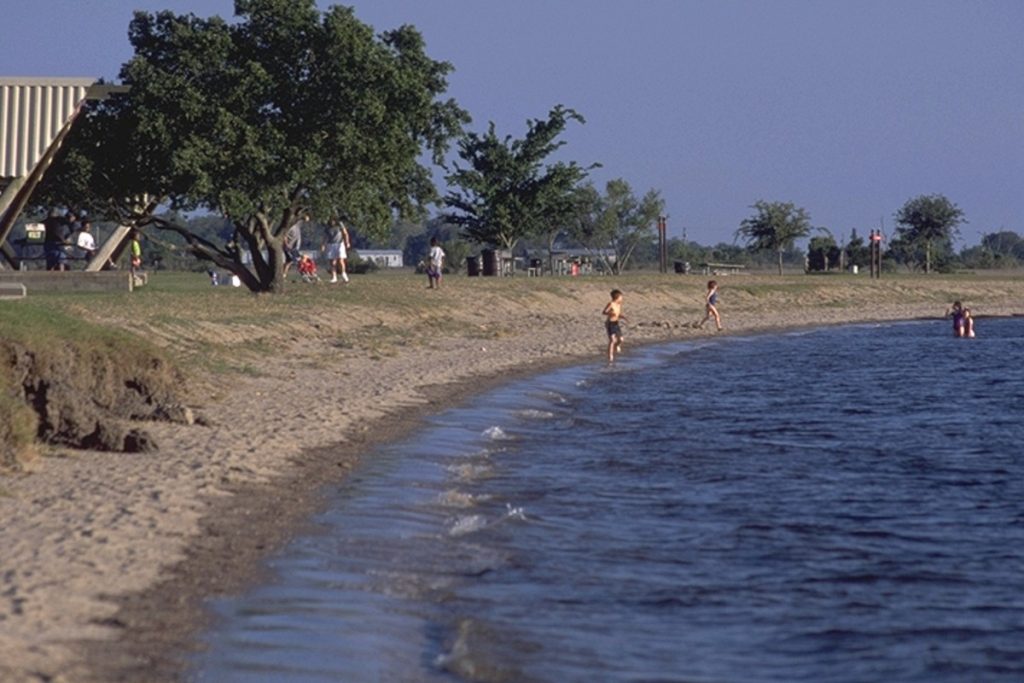 Cypremort Point Beach. Wikimedia Commons