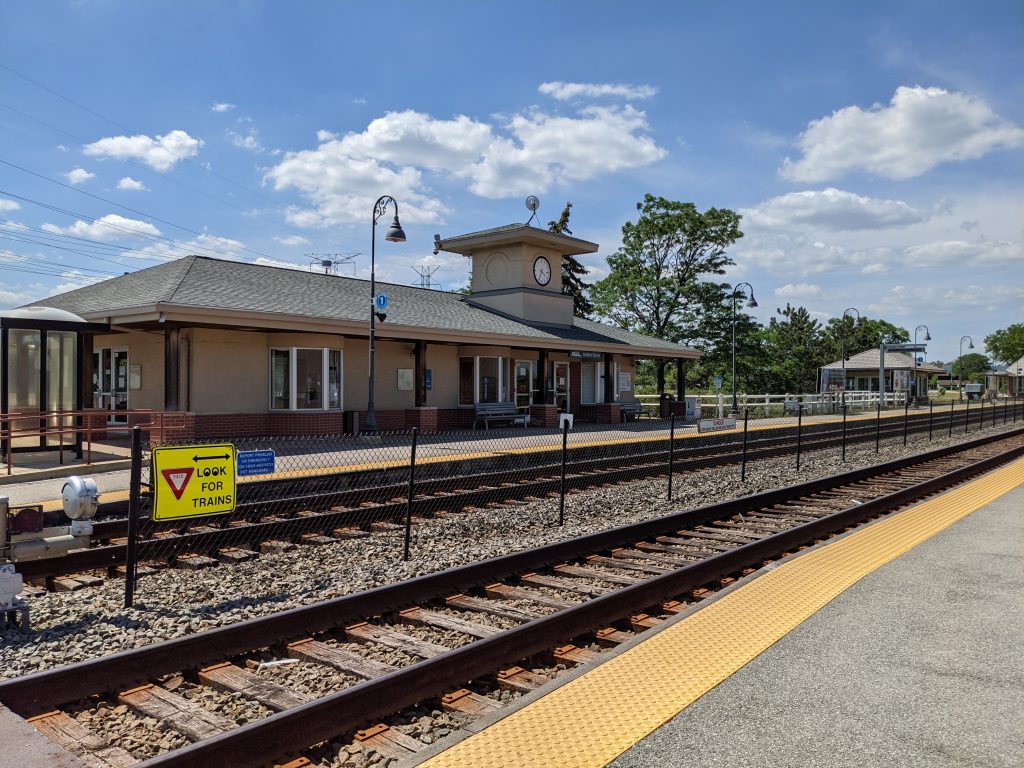 Buffalo Grove metra station tracks