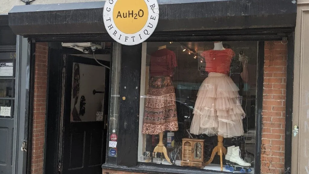 AuH20 Thriftique exterior