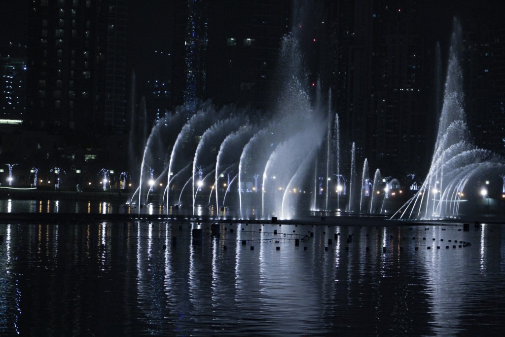 Dubai Dancing Fountain Show