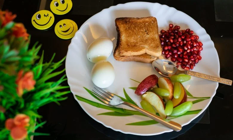 food plate bread egg apples