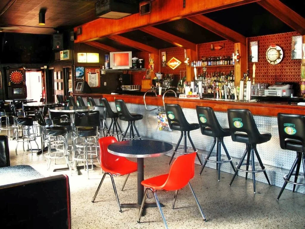 Grumpy’s Bar
