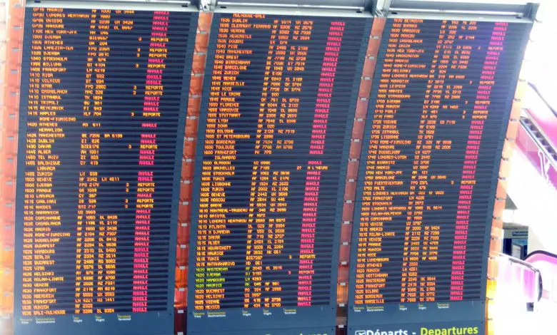 Screens of cancelled flights