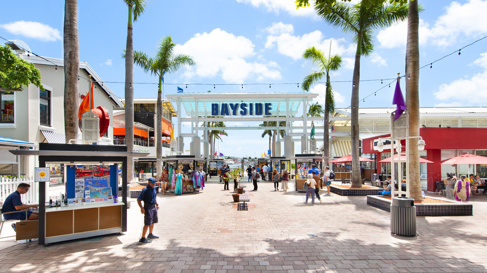 Sunny day at the Bayside Marketplace
