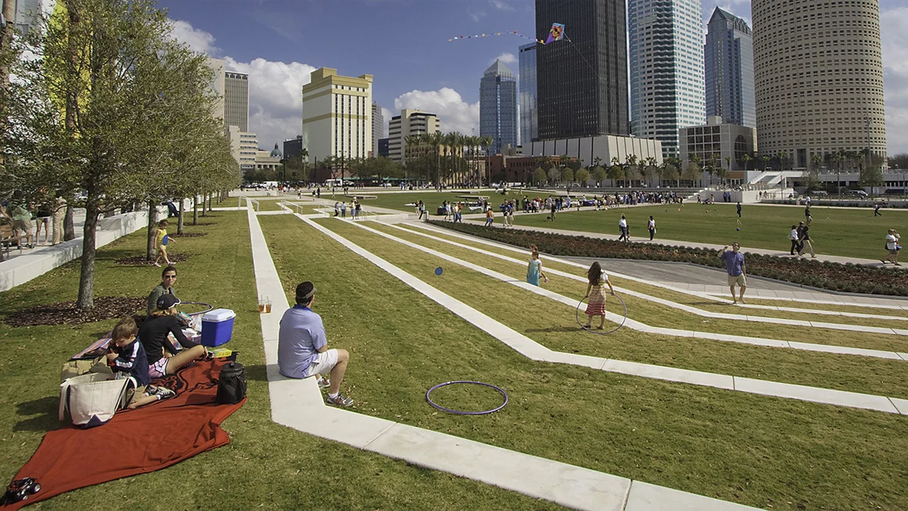 People enjoying at Curtis Hixon Waterfront Park