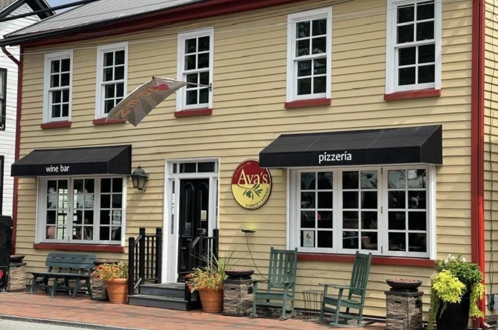 Ava's Pizzeria &amp; Wine Bar