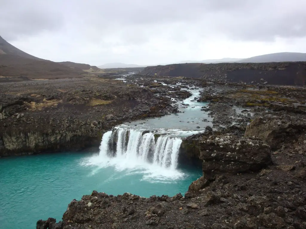 A scenic view of fÞjófafoss Waterfall
