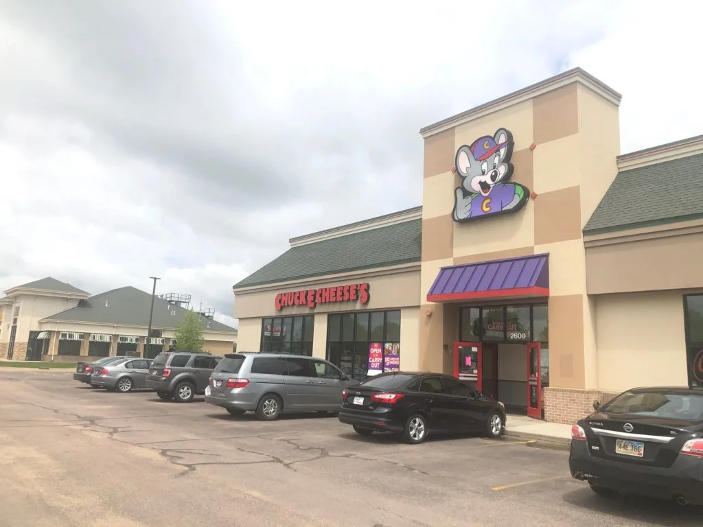 Chuck E Cheese Parking