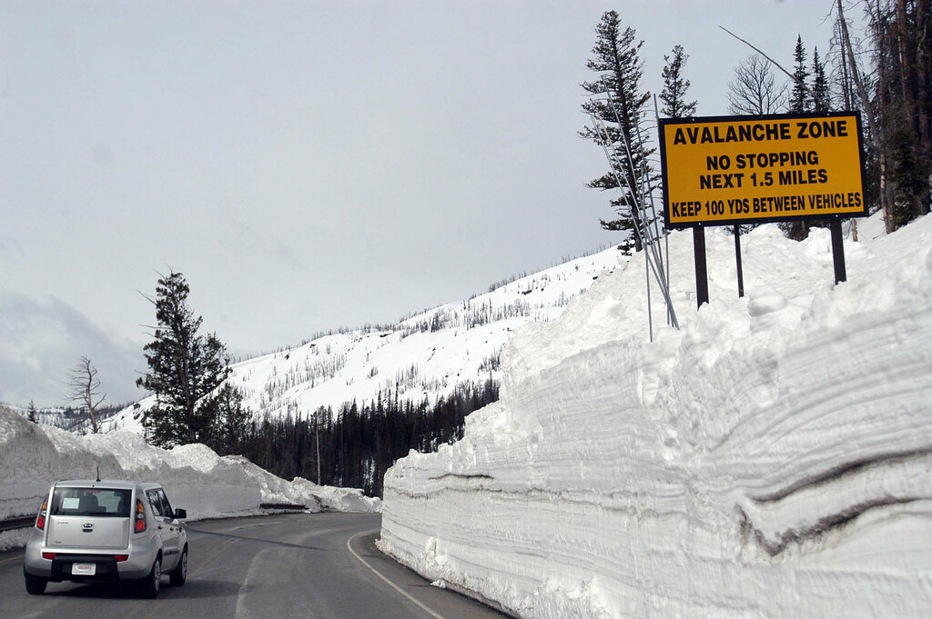 Worst time to visit Yellowstone, Winter Roads