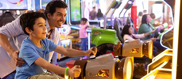 7 Places Like Chuck E Cheese For A Fun Experience HopDes   Chuck E Cheese Games 768x337 