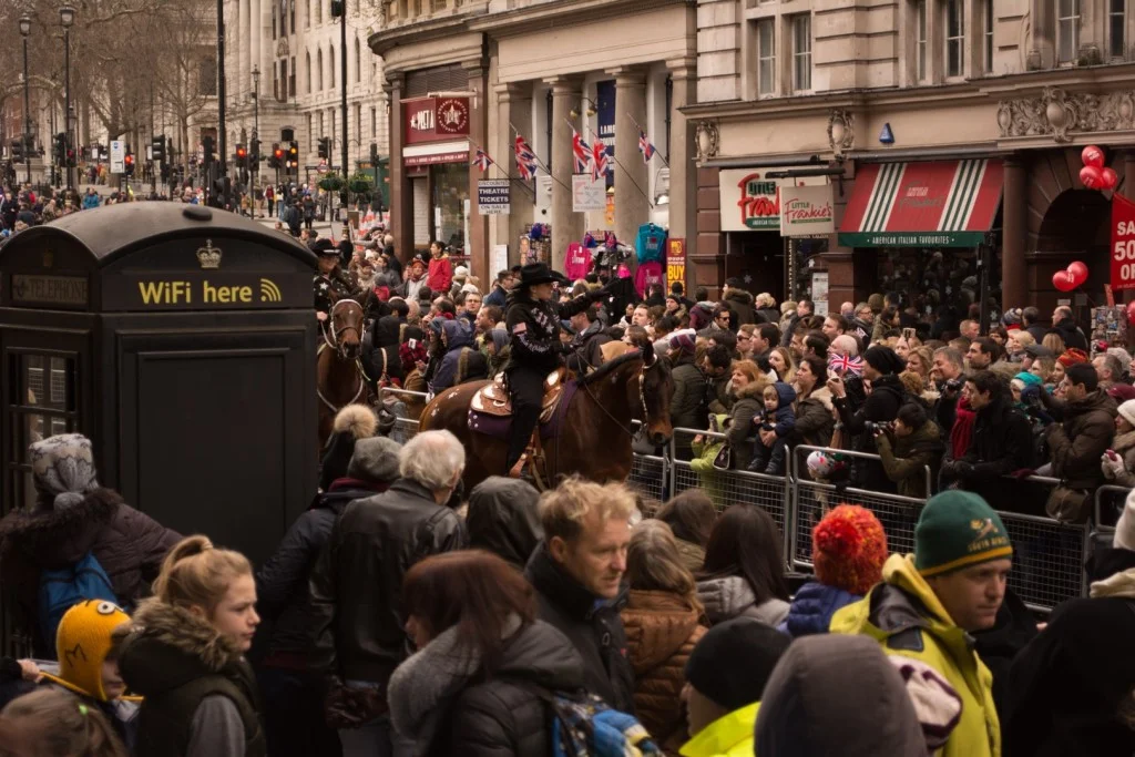 Worst time to visit England- crowded