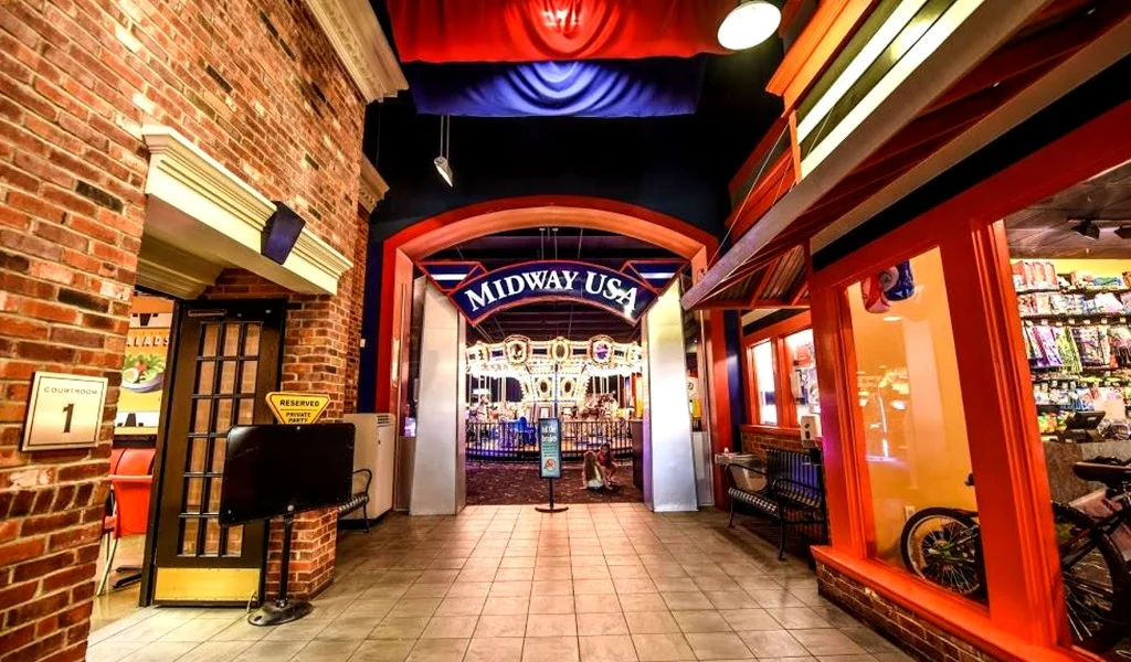 GattiTown, places like chuck e cheese