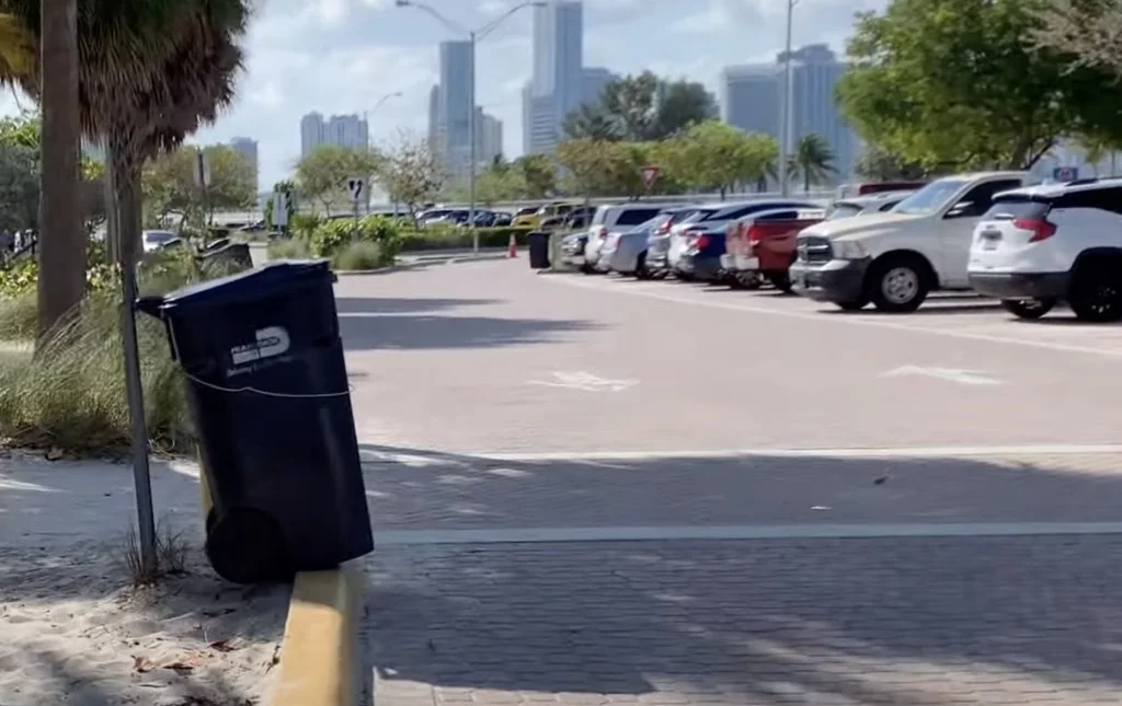 Parking at Hobie Island Park Beach