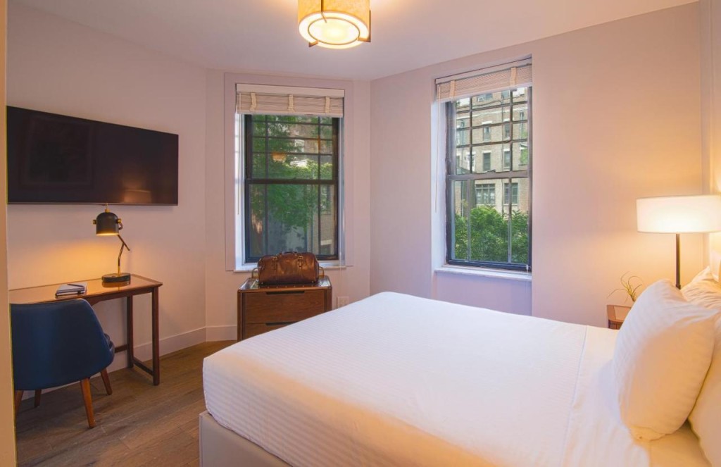 Hotel Belleclaire Central Park: Hotels For Solo Travelers In NYC